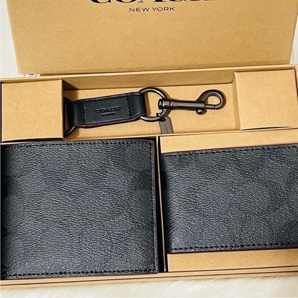 NWT Coach Boxed 3 in 1 Wallet Gift Set - Picture 4 of 8